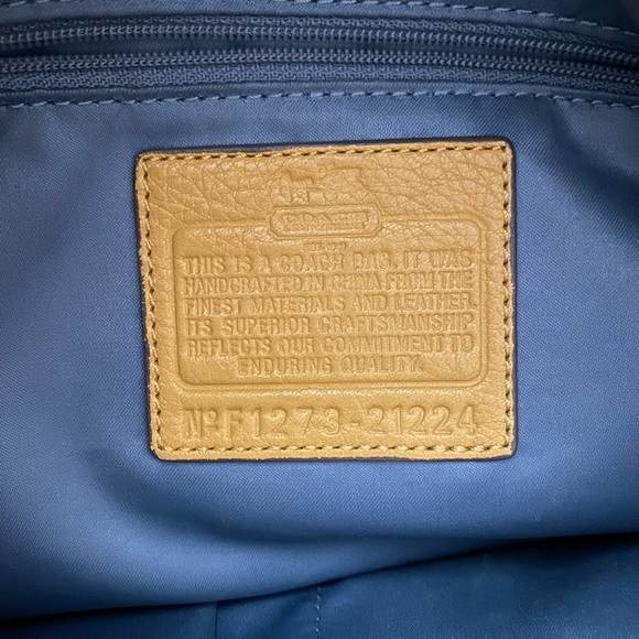 Authentic Coach leather handbag. Shoulder and crossbody strap. Incredibly soft. - Picture 4 of 8